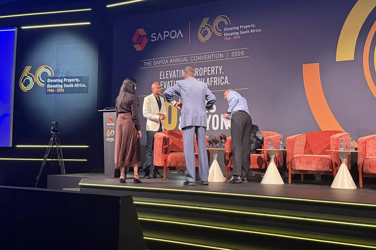 Delegates on stage at SAPOA’s 60th Annual Convention at Sun City, under the convention’s ‘Elevating Property. Elevating South Africa.’ backdrop